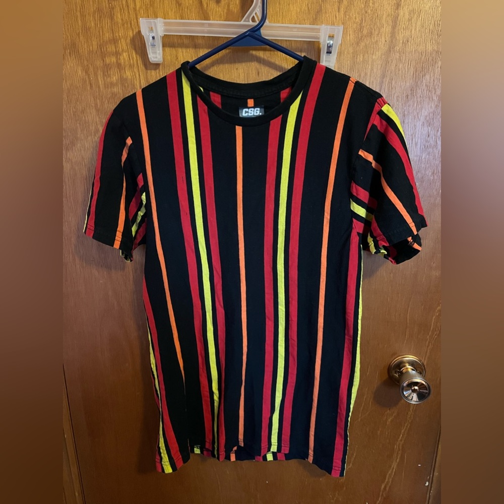 Men’s size med shirt